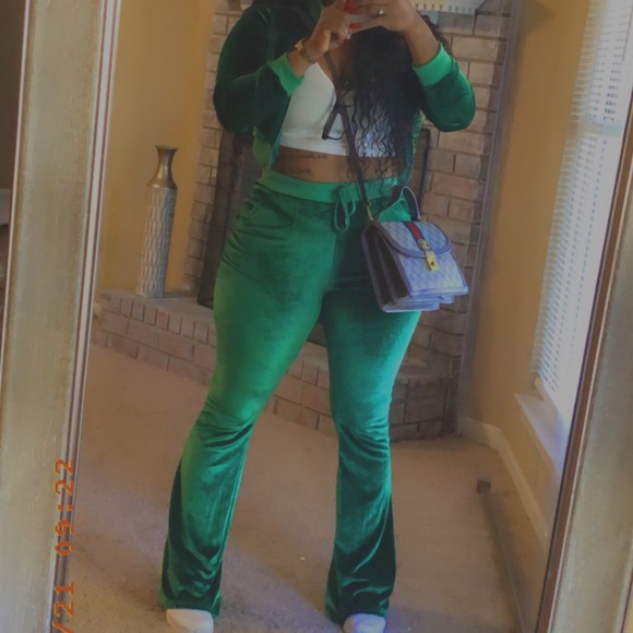 Green Valour Set - Picture 1 of 2